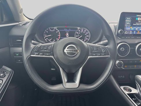 Used 2023 Nissan Sentra SV FWD image 13