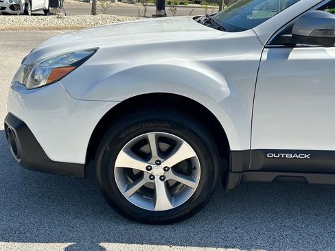 Used 2013 Subaru Outback 2.5i Limited AWD/4WD image 11