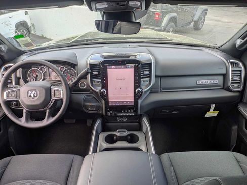New 2026 RAM 2500 Big Horn AWD/4WD image 31