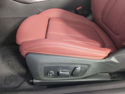 Used 2026 BMW 430i Coupe w/ M Sport Package image 11