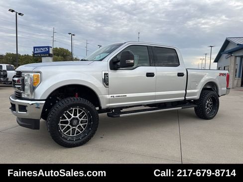 Used 2017 Ford F250 XLT w/ XLT Value Package image 6