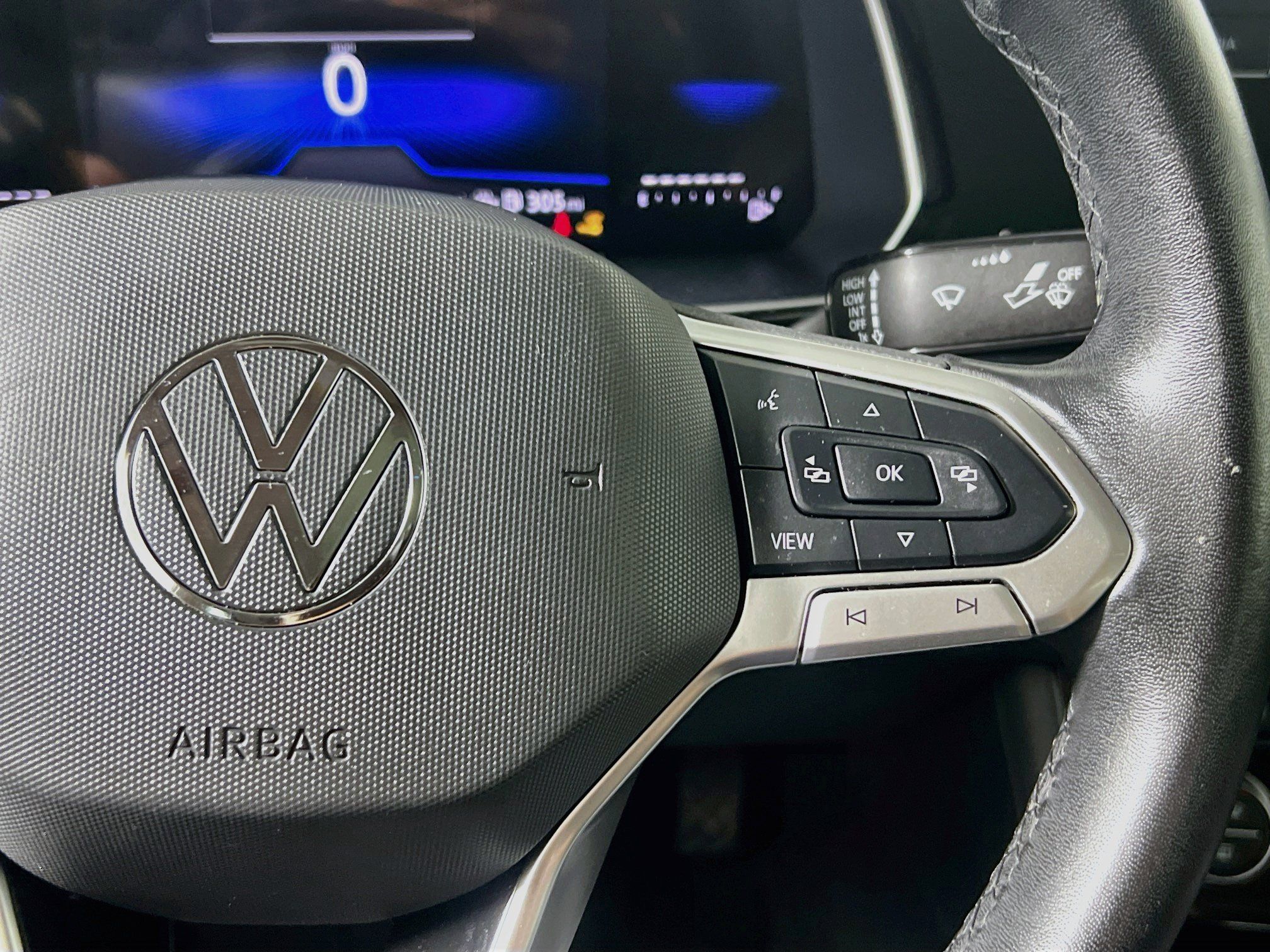Used 2024 Volkswagen Jetta SE FWD image 19