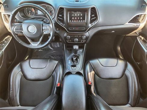 Used 2019 Jeep Cherokee Latitude Plus image 25