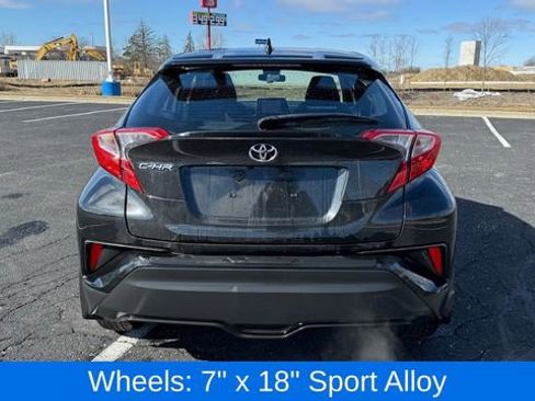 Used 2022 Toyota C-HR XLE image 4