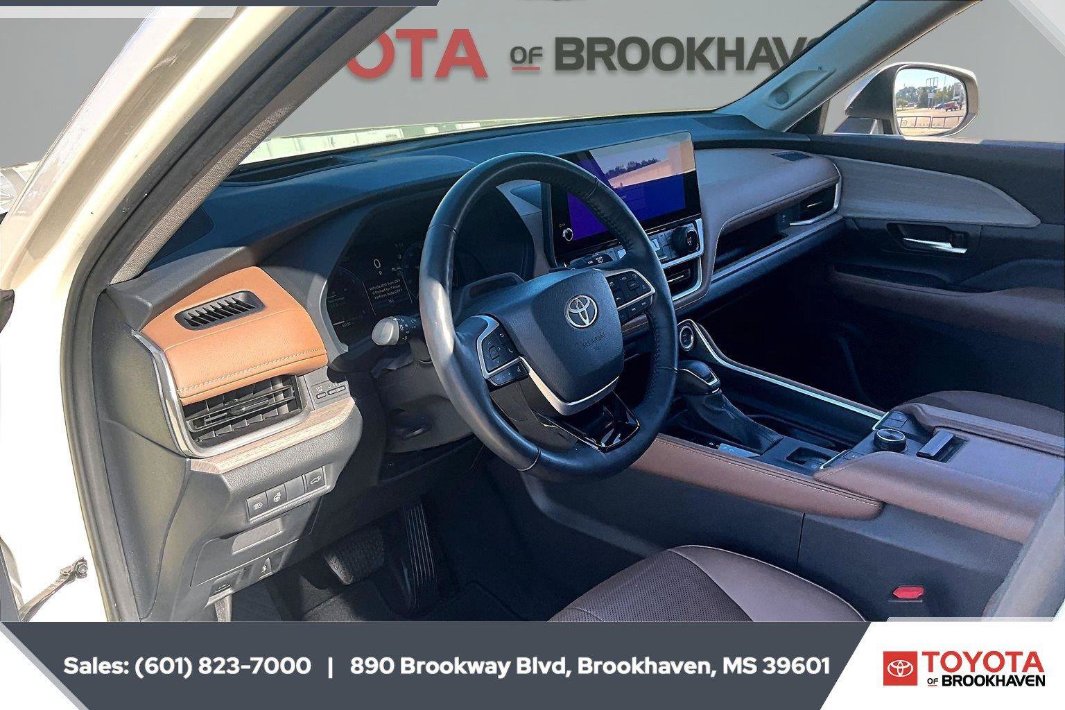 Used 2024 Toyota Grand Highlander AWD image 12