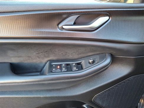 Used 2023 Jeep Grand Cherokee L Laredo image 15