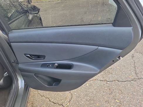 Used 2025 Hyundai Elantra Sport FWD image 31