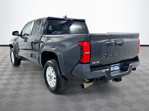 Used 2025 Toyota Tacoma SR5 AWD/4WD image 5