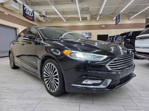 Used 2018 Ford Fusion Titanium FWD image 3