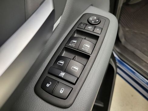 Used 2022 RAM 1500 Big Horn image 32