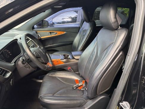 Used 2016 Lincoln MKX Reserve w/ Climate Package AWD/4WD image 12