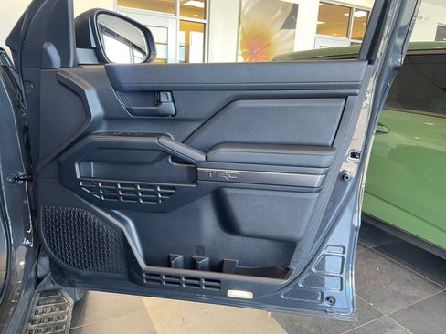 Used 2025 Toyota 4Runner TRD Off-Road AWD/4WD image 16