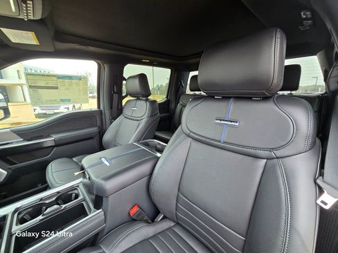 New 2026 Ford F250 Platinum w/ FX4 Off-Road Package image 16