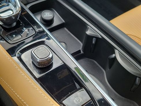 Certified 2023 Volvo XC90 T8 Ultimate w/ Protection Package Premier image 31