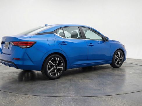 Used 2025 Nissan Sentra SV FWD image 9