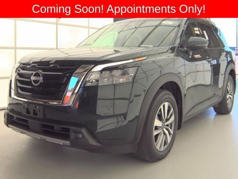 Used 2022 Nissan Pathfinder SL AWD/4WD image 1