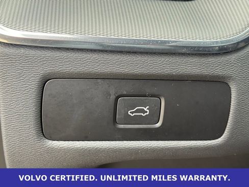 Certified 2024 Volvo XC60 B5 Ultimate w/ Protection Package Premier image 19