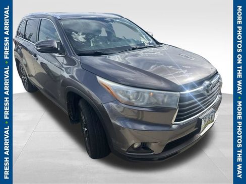 Used 2016 Toyota Highlander XLE AWD/4WD image 1