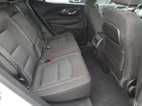 Used 2022 GMC Terrain SLE w/ Driver Convenience Package image 13