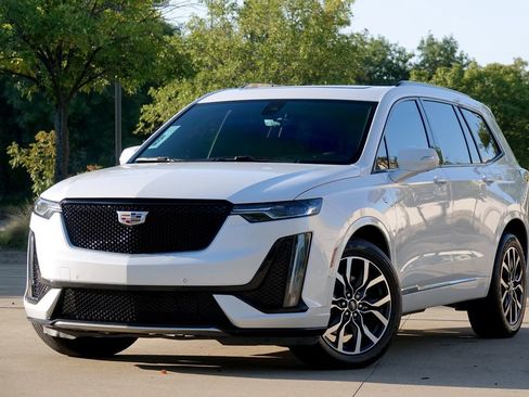 Used 2021 Cadillac XT6 Sport image 2