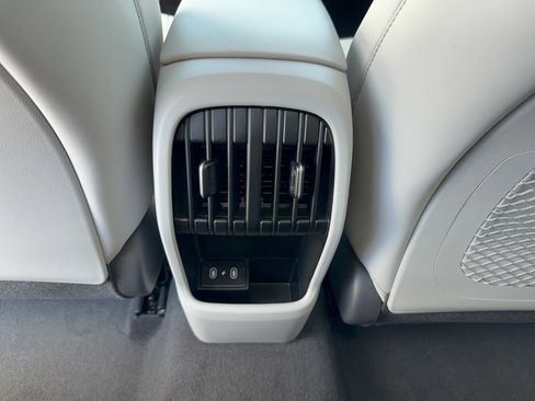 Used 2025 Hyundai Kona Limited image 30