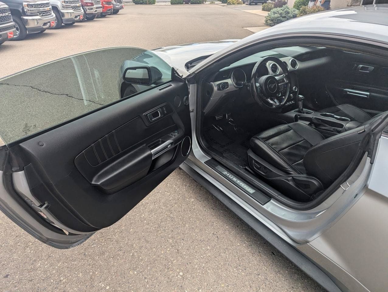 Used 2021 Ford Mustang Premium RWD image 8