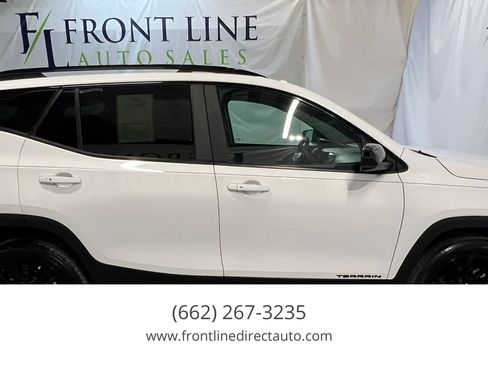Used 2023 GMC Terrain SLE w/ Driver Convenience Package FWD image 8