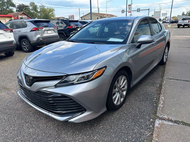 Used 2019 Toyota Camry LE FWD image 3