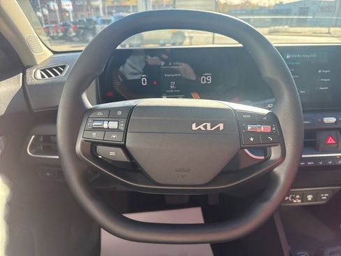 New 2025 Kia K4 LXS image 23