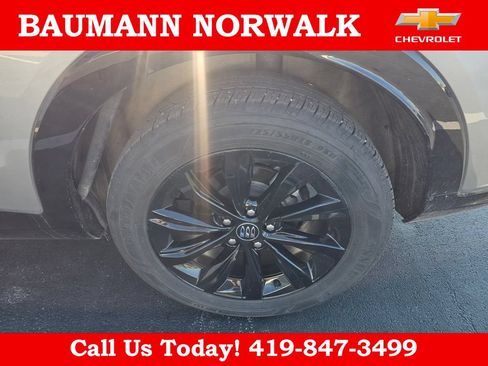 Used 2024 Buick Envista Sport Touring w/ Convenience I Package FWD image 11