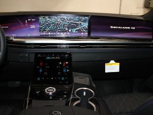 New 2026 Cadillac Escalade IQ Sport 1 w/ LPO, ONYX Package AWD/4WD image 15