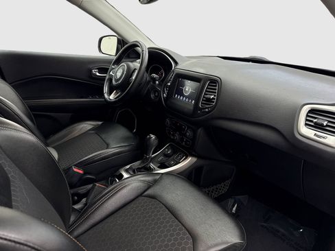 Used 2018 Jeep Compass Latitude w/ Popular Equipment Group AWD/4WD image 41