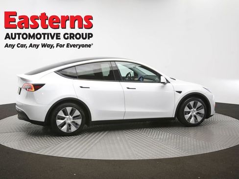 Used 2022 Tesla Model Y Long Range AWD/4WD image 38
