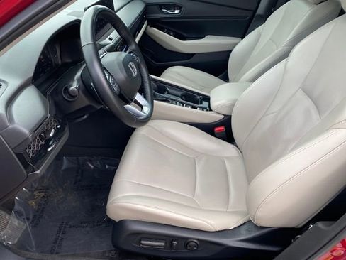 Used 2024 Honda Accord Touring image 10