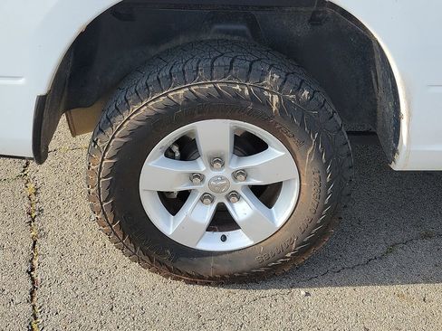 Used 2021 RAM 1500 Tradesman w/ Chrome Appearance Group image 7