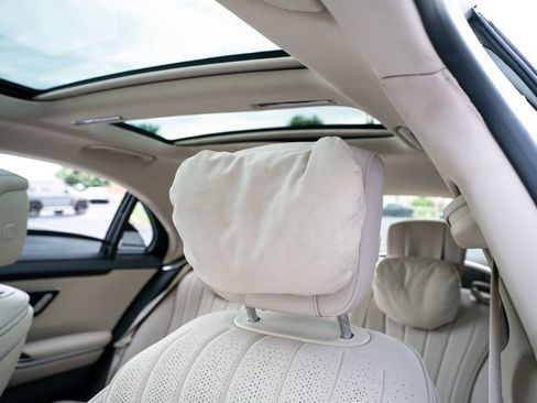 Used 2022 Mercedes-Benz S 500 4MATIC w/ Warmth & Comfort Package image 32