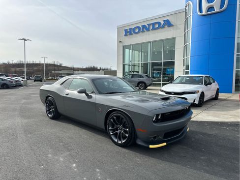 Used 2023 Dodge Challenger R/T Scat Pack RWD image 5