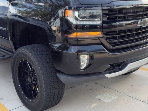 Used 2018 Chevrolet Silverado 1500 LT w/ All Star Edition AWD/4WD image 5