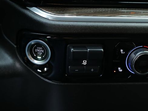 Used 2025 Chevrolet Silverado 1500 LT image 19