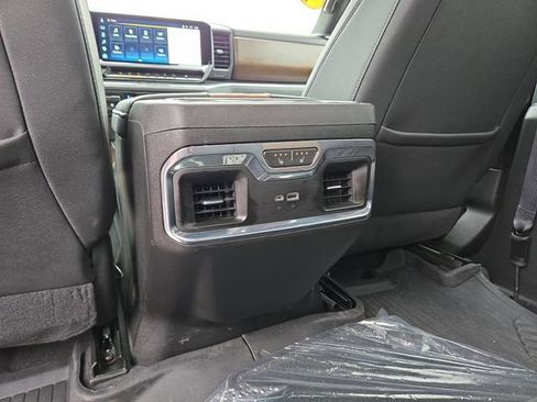Used 2024 Chevrolet Silverado 1500 High Country w/ Technology Package AWD/4WD image 35
