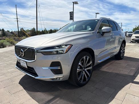 Used 2023 Volvo XC60 B5 Ultimate w/ Climate Package AWD/4WD image 4