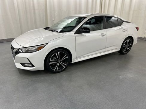 Used 2021 Nissan Sentra SR image 2