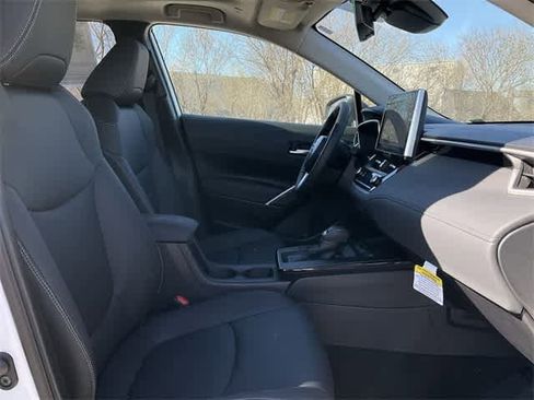 Certified 2026 Toyota Corolla Cross XLE w/ Convenience Package image 18