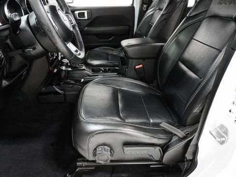 Certified 2019 Jeep Wrangler Unlimited Sahara image 11