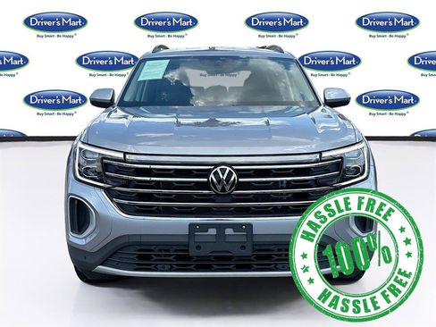 Used 2025 Volkswagen Atlas SE FWD image 2