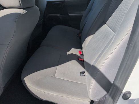 Used 2018 Toyota Tacoma SR5 RWD image 22