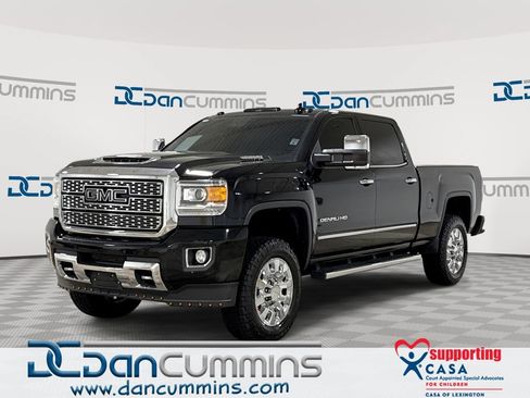 Used 2019 GMC Sierra 2500 Denali w/ Duramax Plus Package AWD/4WD image 1