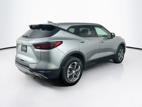 Used 2025 Chevrolet Blazer LT FWD image 9