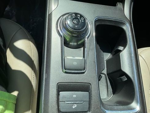 Used 2017 Ford Fusion Energi SE image 20