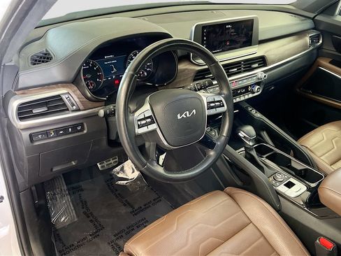 Used 2022 Kia Telluride SX w/ SX Prestige Package AWD/4WD image 9